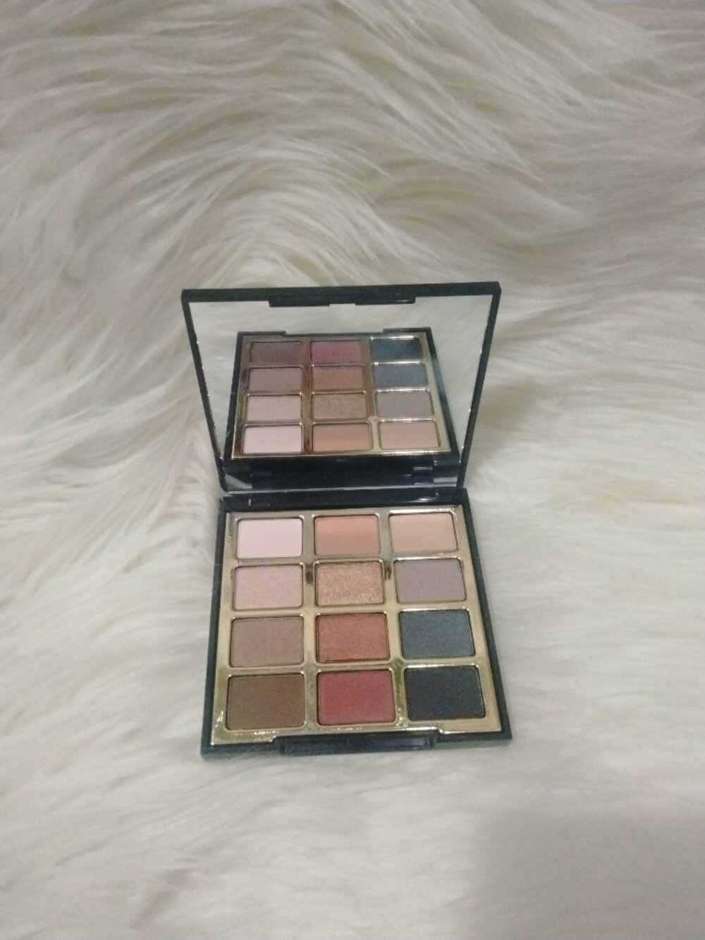 MILANI Bold Obsessions Eyeshadow Palette 12x 0.04oz/12 x 1g